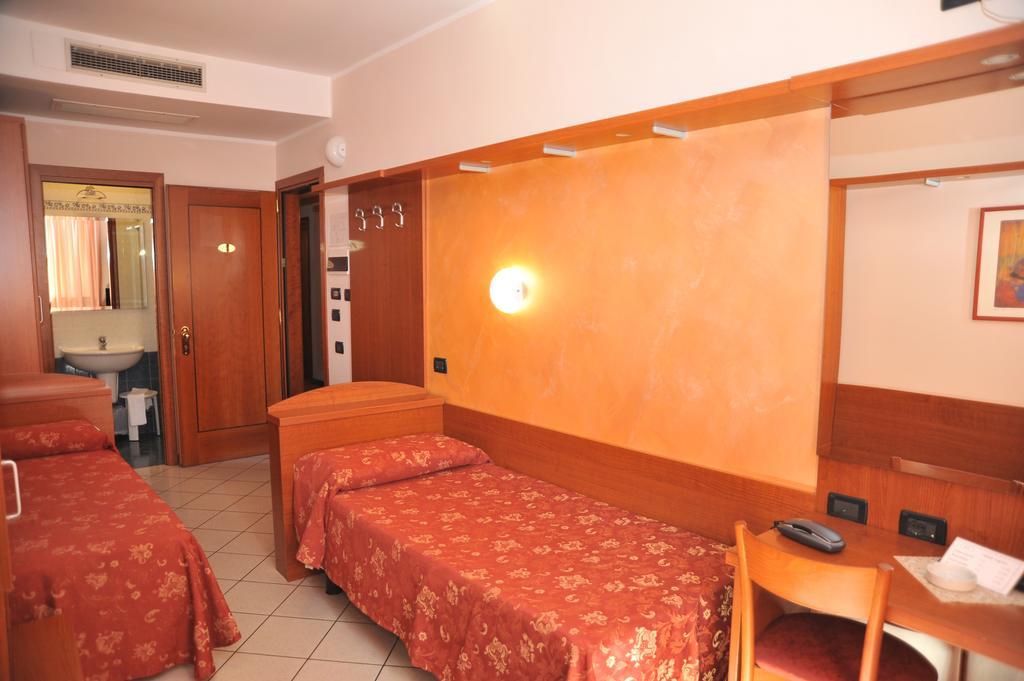 Hotel Stazione Livorno Zewnętrze zdjęcie