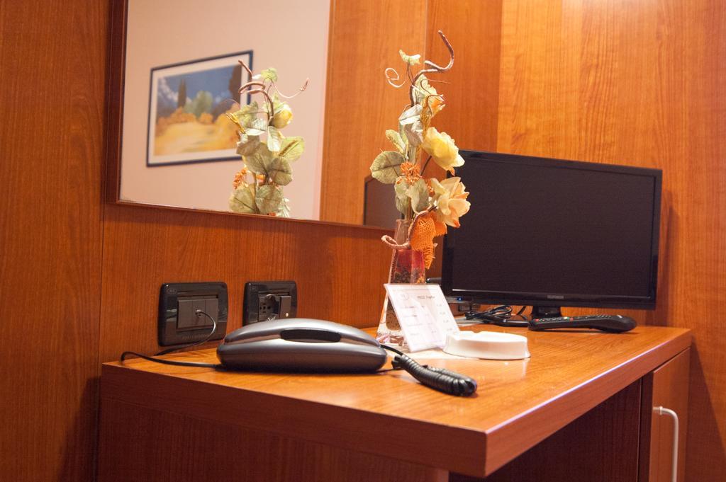 Hotel Stazione Livorno Pokój zdjęcie