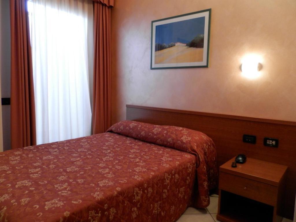 Hotel Stazione Livorno Pokój zdjęcie