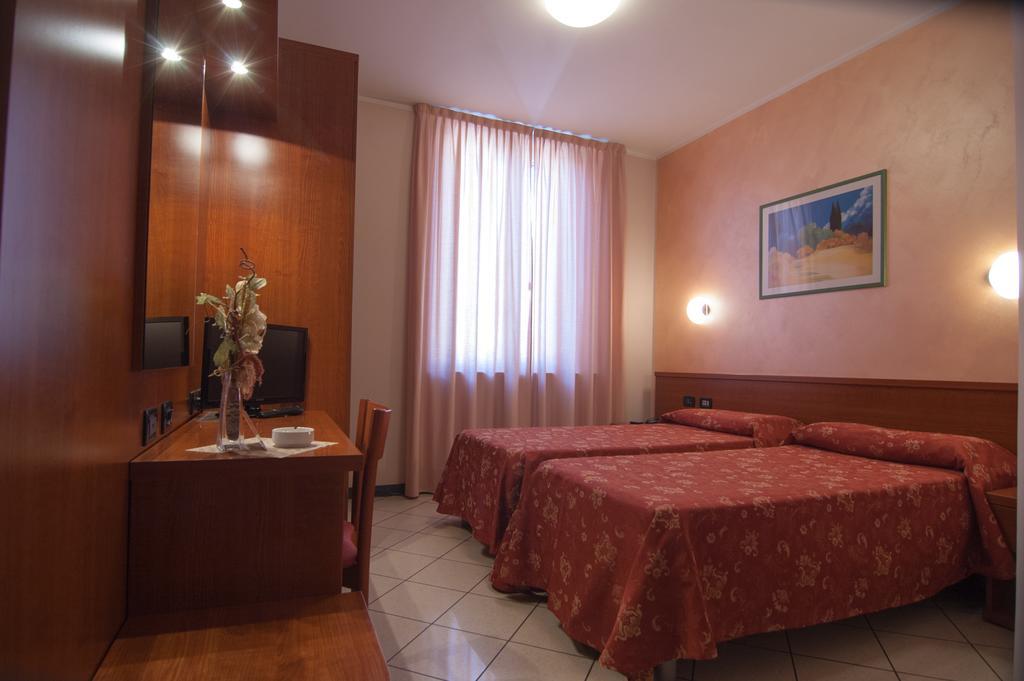 Hotel Stazione Livorno Zewnętrze zdjęcie